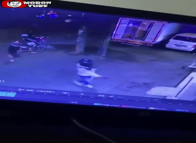 Video :Because the owner of the butcher business refused to pay extortion money, gang members killed her